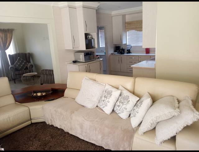 4 BEDROOM HOUSE FOR SALE IN PARKHAVEN